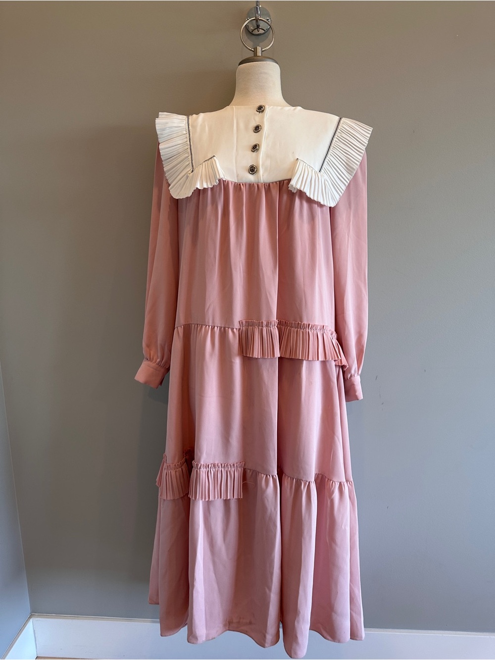 Pleated-Detail Pink Long Sleeve Maxi Dress with White Collar